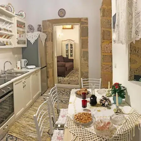 Aspasia's Traditional House Holiday home *